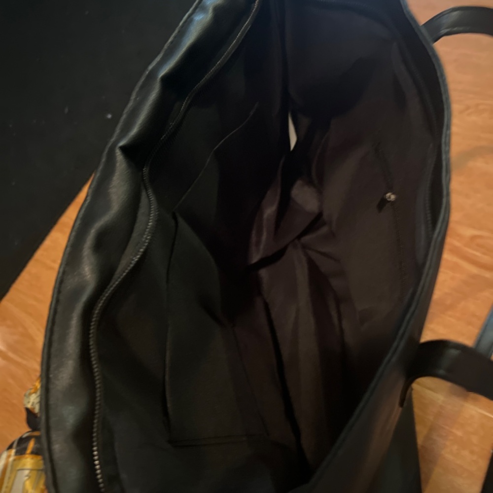 Purse - Picture 3 of 4
